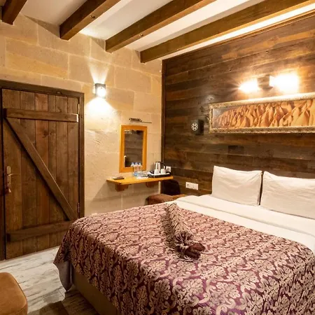 In Stone House Zajazd