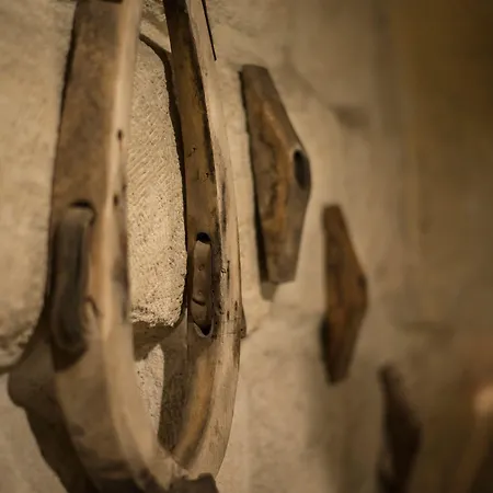 Kro In Stone House 3*