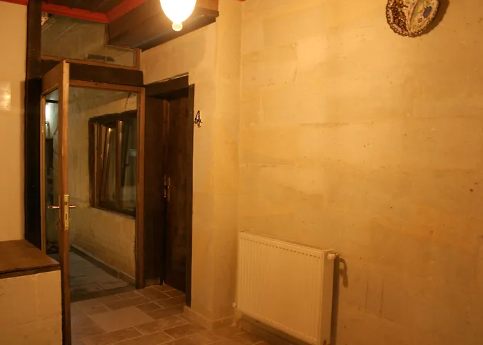 In Stone House Inn 3*